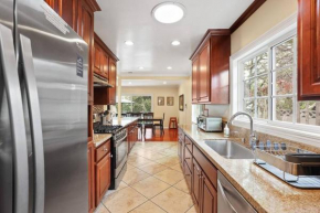 Resort style home, Pool/Spa/Game room near Disney
